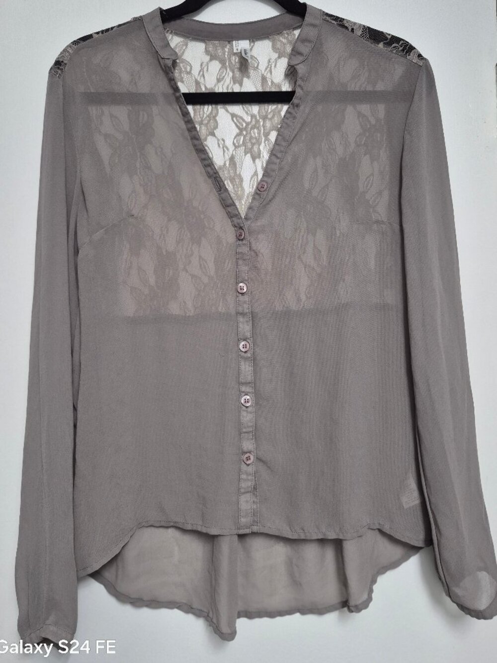 Studio Y. Ladies Top. Longsleeves.,Small